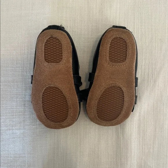 Size 4 Little Love Bug Bow Shoe - Picture 7 of 7